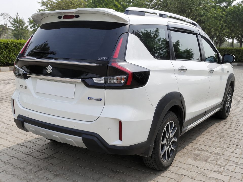 Maruti Suzuki XL6 — White self-drive car in Bengaluru